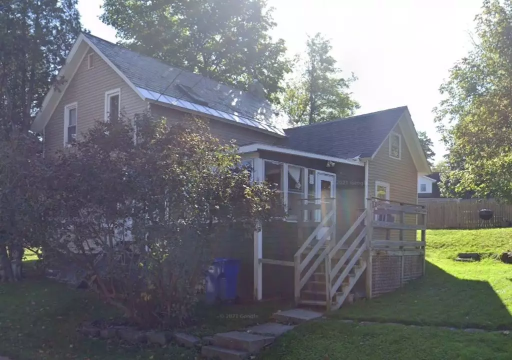 One Bedroom with Parking – 51A Barrett St, Burlington, VT AVAILABLE – October 15, 2026