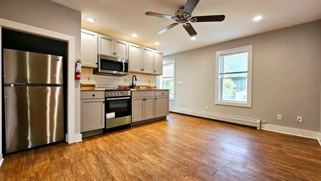 One Bedroom with Parking – 51A Barrett St, Burlington, VT AVAILABLE – October 15, 2026