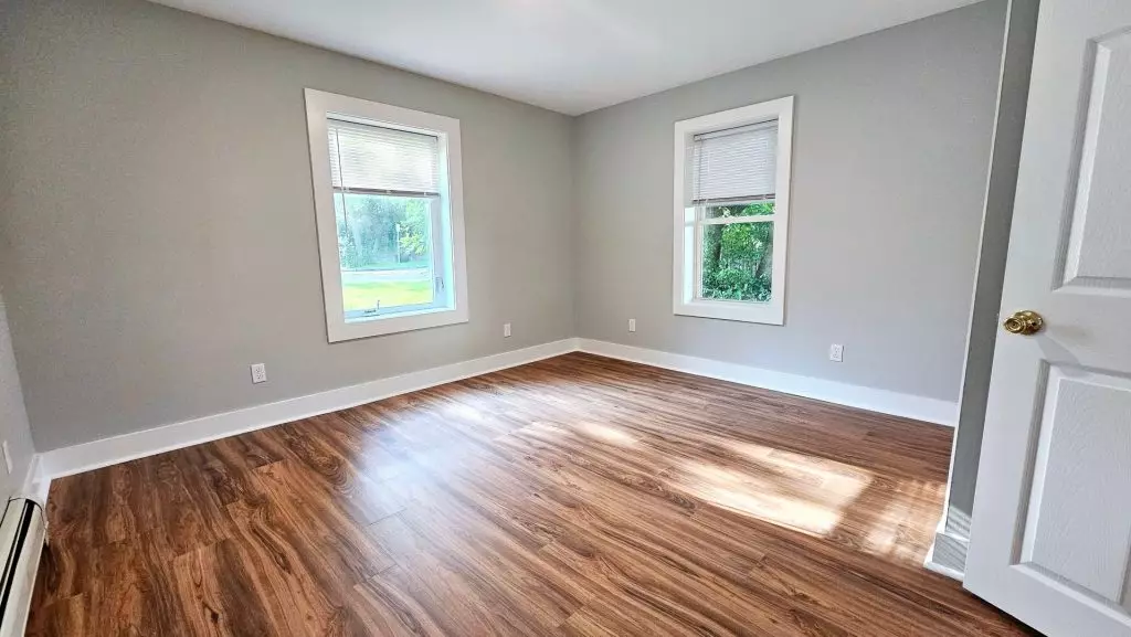 One Bedroom with Parking – 51A Barrett St, Burlington, VT AVAILABLE – October 15, 2026