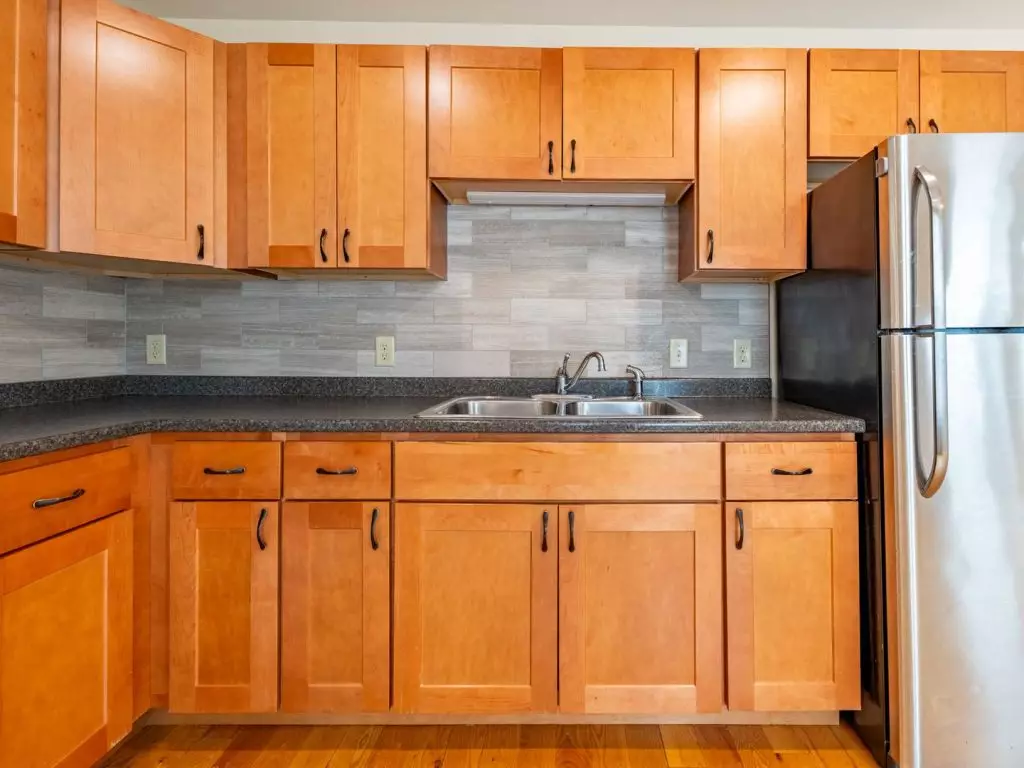 83 Park St #1, Burlington, VT | Renovated 2 Bedroom Apartment Near Downtown & UVM | June 2027
