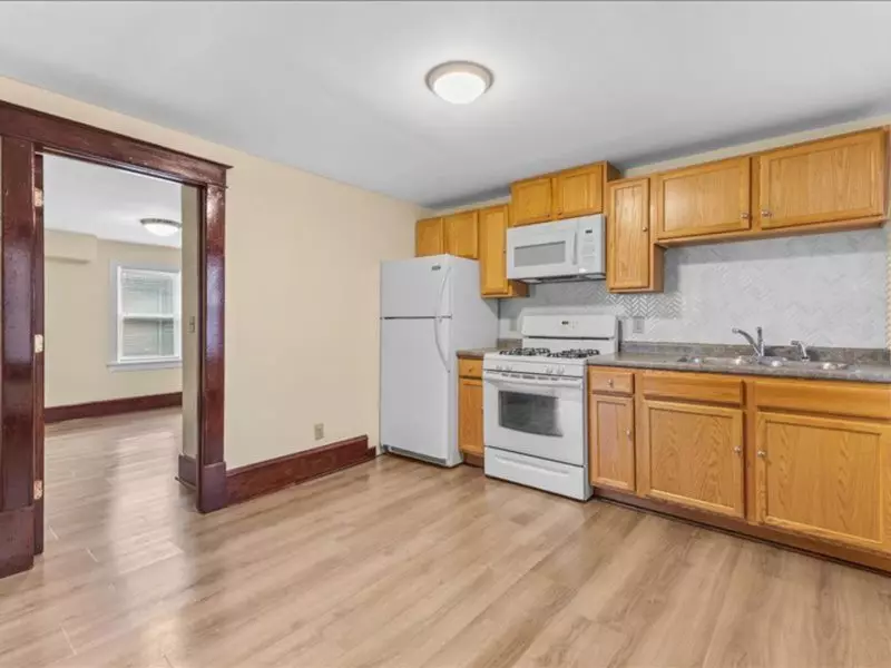 One Bedroom in Old North End | Private Screened in Porch
