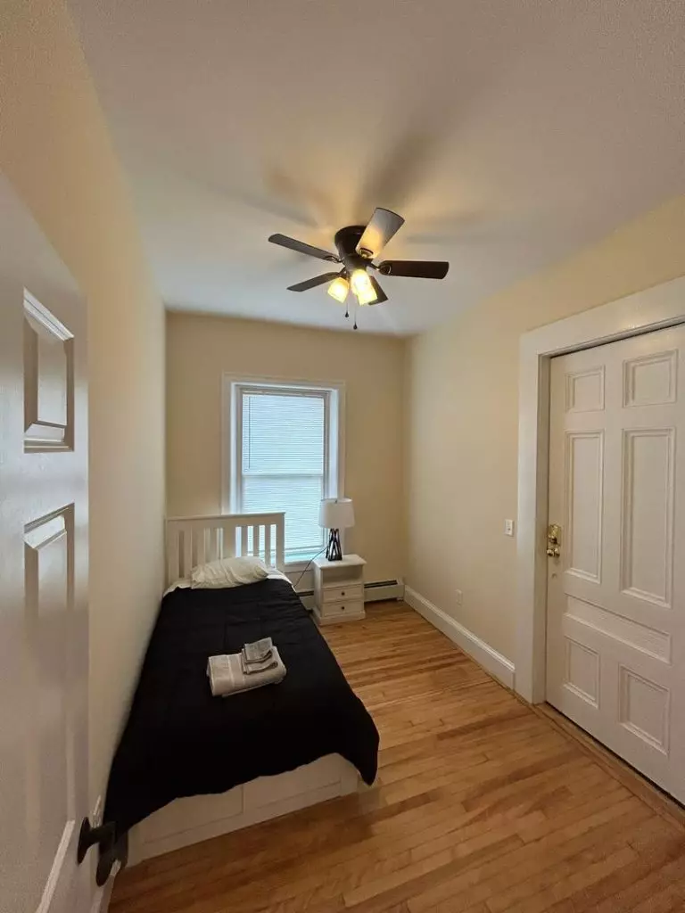 Furnished One Bedroom Available in a Four Bedroom Apartment