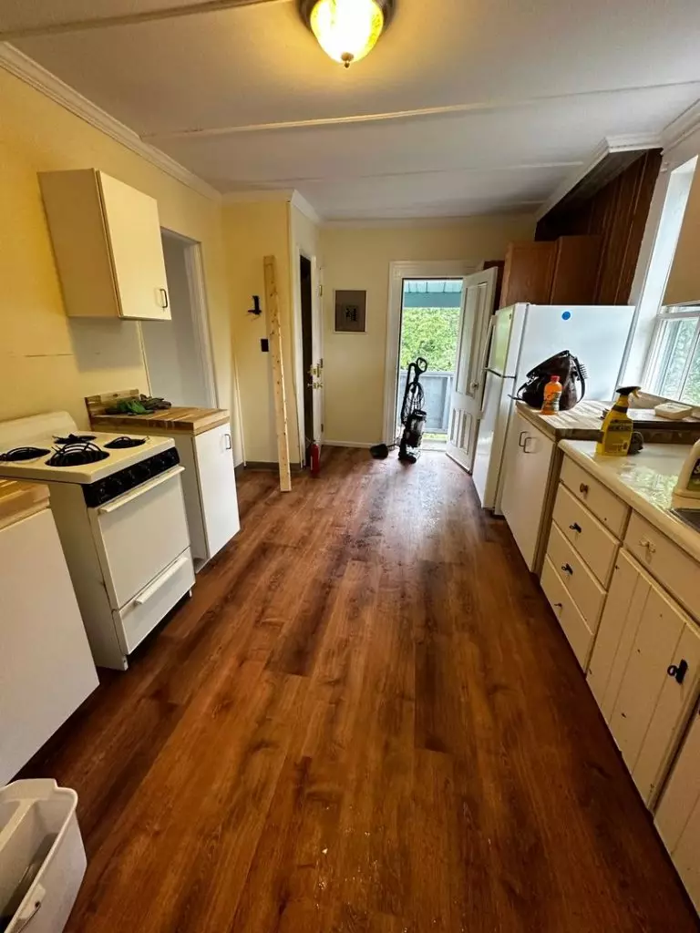 ONE BEDROOM (PLUS OFFICE) AVAILABLE IN BURLINGTON VT- JUNE 1ST, 2026