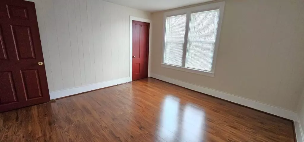 Spacious 2 bedroom available!