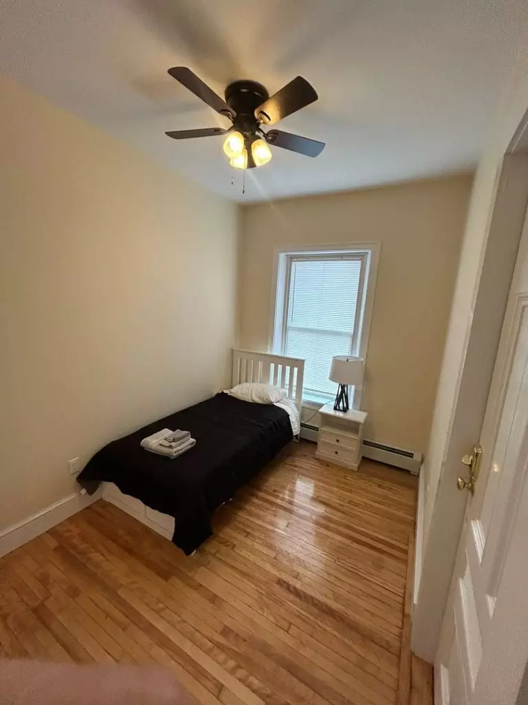 Furnished One Bedroom Available in a Four Bedroom Apartment