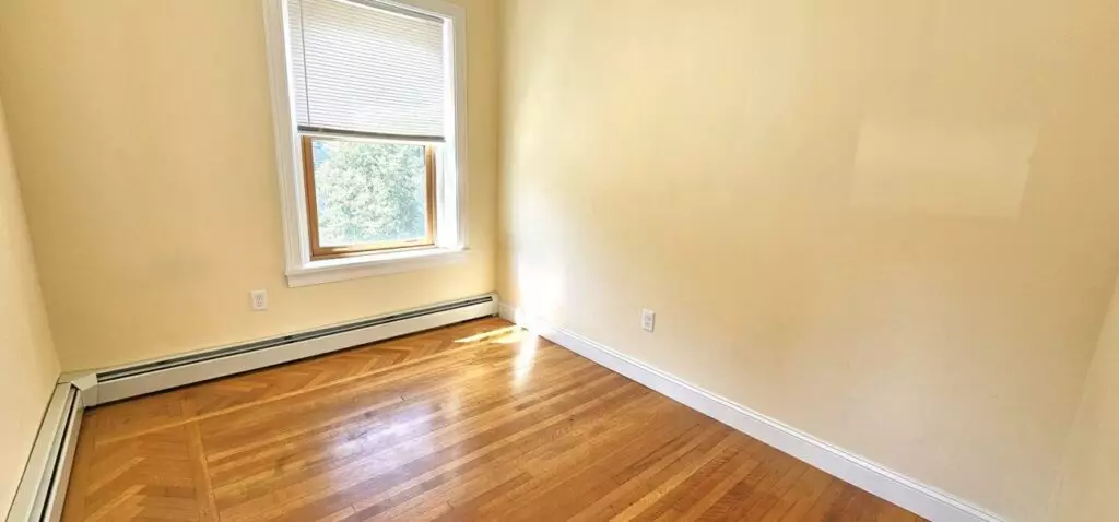 4 Bedroom Apartment Near UVM | 416 Pearl St #4 Burlington VT