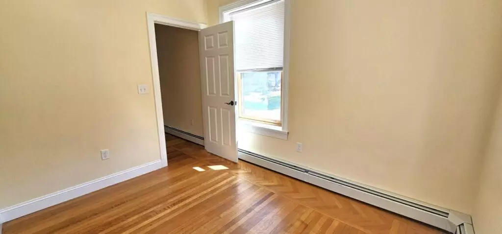 4 Bedroom Apartment Near UVM | 416 Pearl St #4 Burlington VT