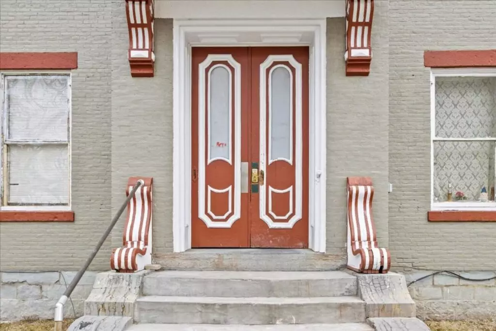 Newly Renovated 4 Bedroom Apartment Near UVM | 416 Pearl St #3