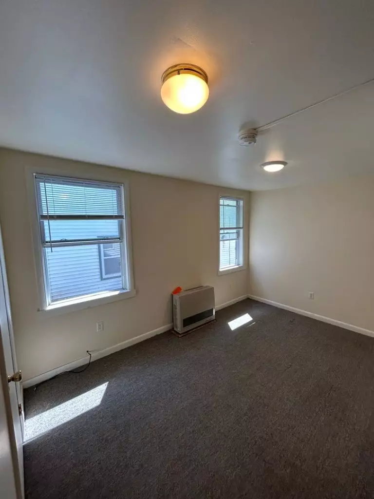 Spacious Studio Apartment Available June 1st!