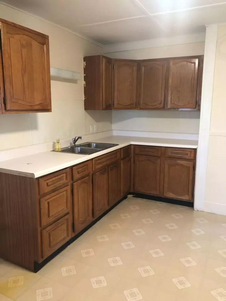 Newly Renovated 4 Bedroom – 92 Lafountain Street Burlington- AVAILABLE August 1st, 2026