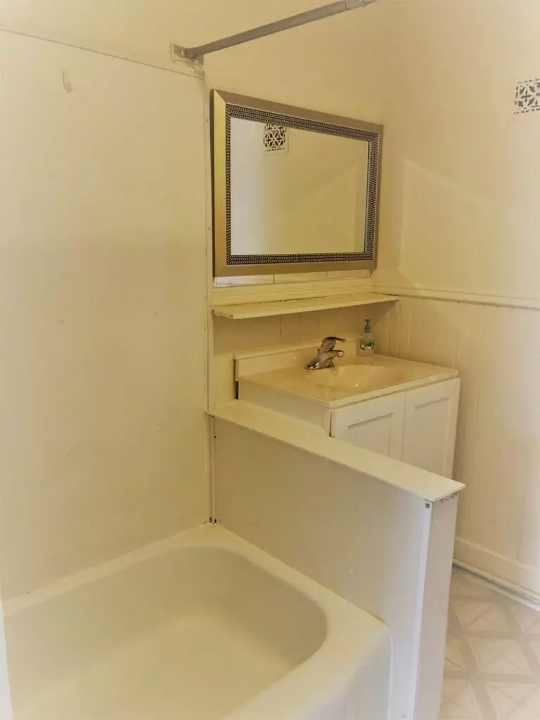 Newly Renovated 4 Bedroom – 92 Lafountain Street Burlington- AVAILABLE August 1st, 2026