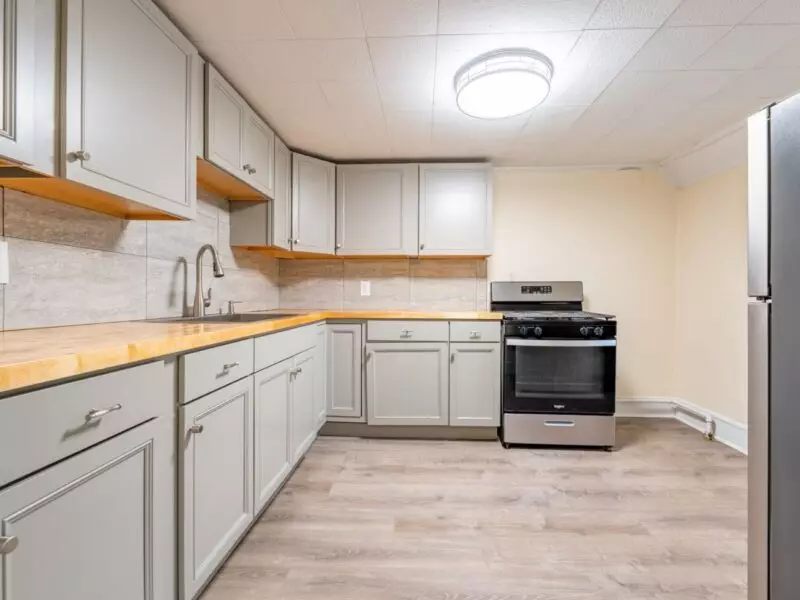 86.5 Archibald Street, Burlington, VT | Newly Renovated 3 Bedroom Apartment with Parking | Old North End | Immediate Move-In