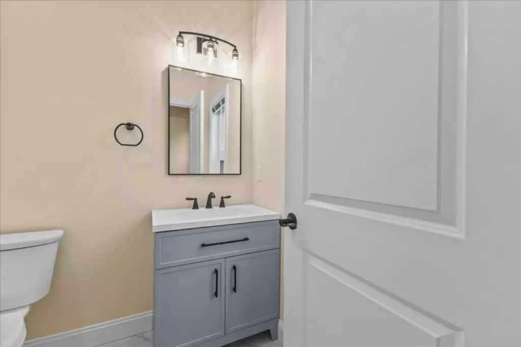 Four Bedroom & 4.5 Bathroom Apartment – AVAILABLE FOR JUNE 1st, 2027