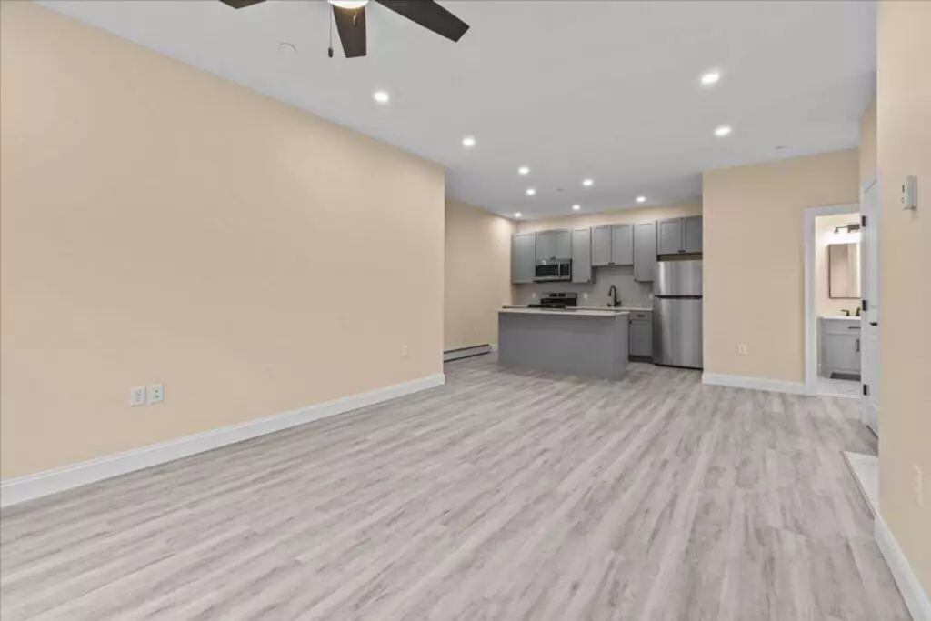 Four Bedroom & 4.5 Bathroom Apartment – AVAILABLE FOR JUNE 1st, 2027