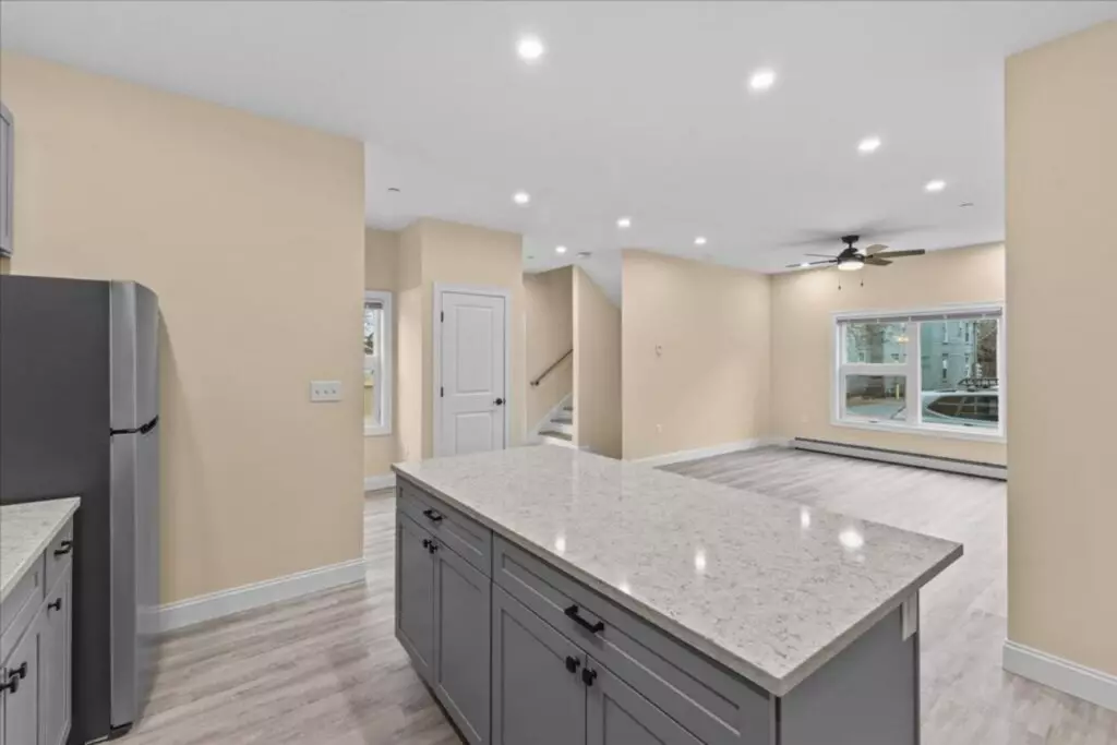 Four Bedroom & 4.5 Bathroom Apartment – AVAILABLE FOR JUNE 1st, 2027