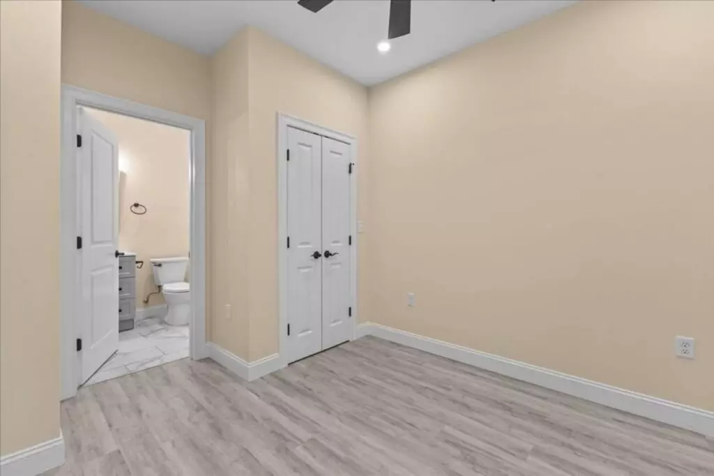 Four Bedroom & 4.5 Bathroom Apartment – AVAILABLE FOR JUNE 1st, 2027