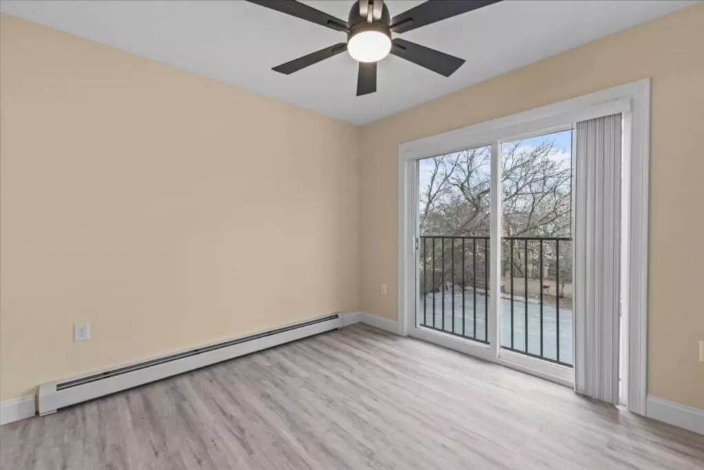 Four Bedroom & 4.5 Bathroom Apartment – AVAILABLE FOR JUNE 1st, 2027