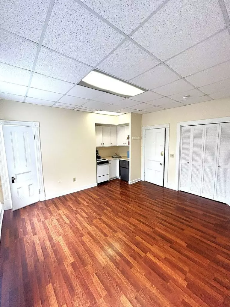 Studio at 46 North Prospect Street #4, Burlington VT – August 1, 2026