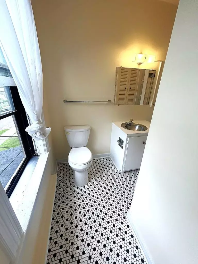 Studio at 46 North Prospect Street #4, Burlington VT – August 1, 2026