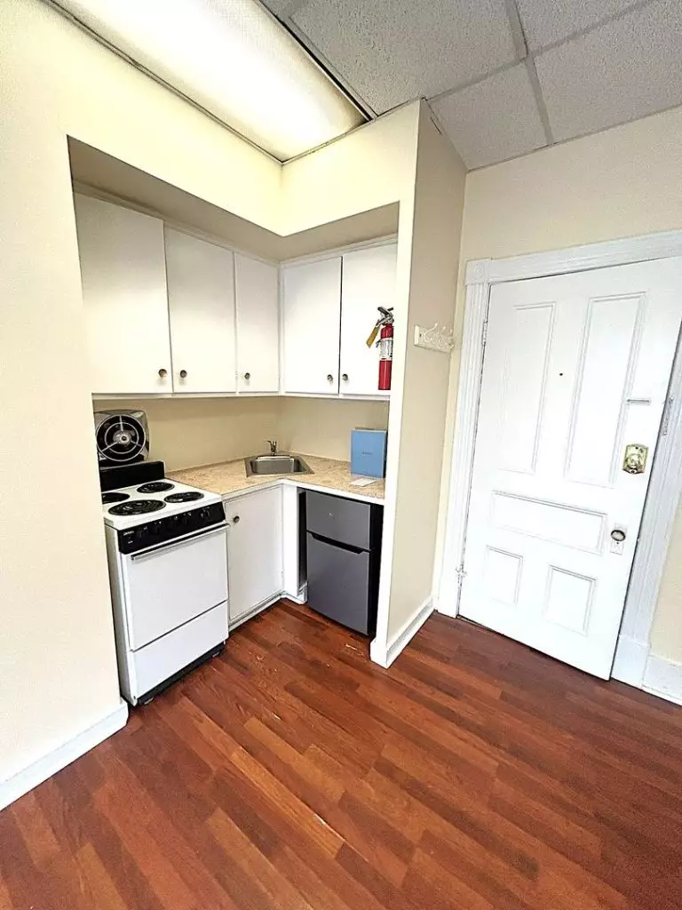 Studio at 46 North Prospect Street #4, Burlington VT – August 1, 2026
