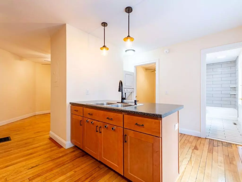 40 Blodgett St #2- BEAUTIFUL 2 BEDROOM PLUS OFFICE! Available for an Immediate Move-in
