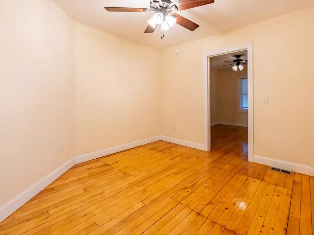 40 Blodgett St #2- BEAUTIFUL 2 BEDROOM PLUS OFFICE! Available for an Immediate Move-in