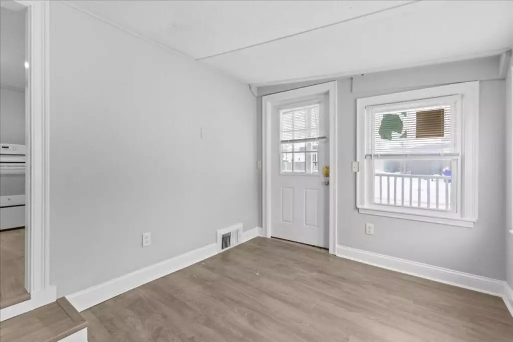 Newly Renovated 3 bedroom home in Burlington