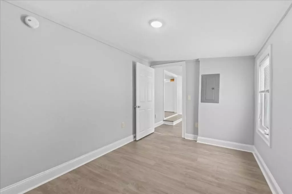 Newly Renovated 3 bedroom home in Burlington