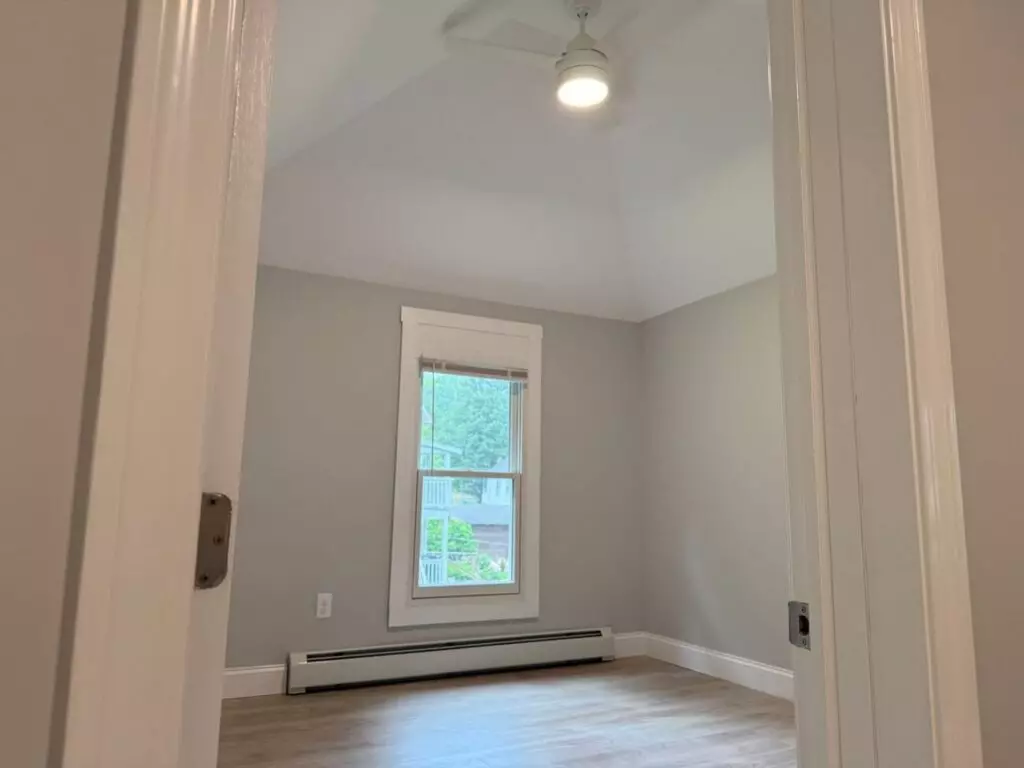 Just Renovated 1 Bedroom +Office in Burlington, VT – June 1st 2026