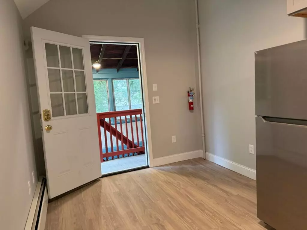 Just Renovated 1 Bedroom +Office in Burlington, VT – June 1st 2026