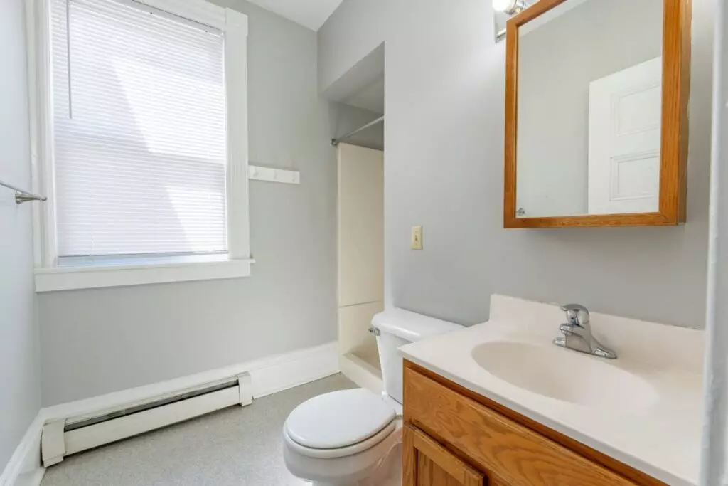 Studio Available – Burlington VT Close to UVM Campus