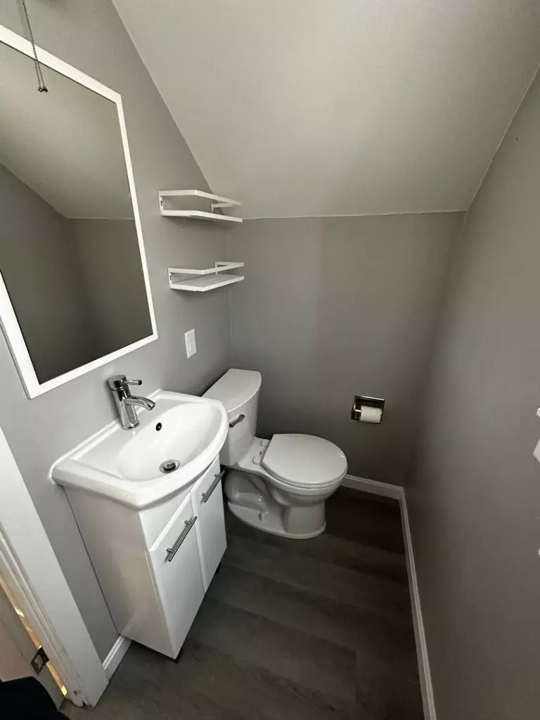 ONE BEDROOM AVAILABLE – 176 Park Street, Apt #2 – Burlington VT June 1st, 2026