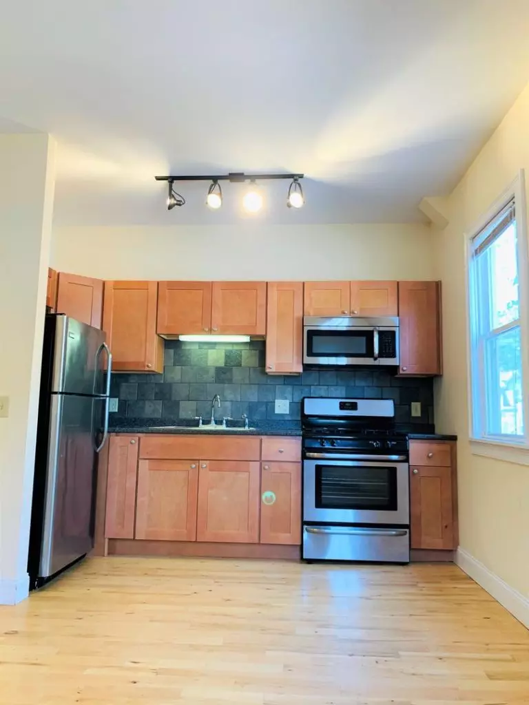 137 Park Street #2, Burlington – June 1st, 2026