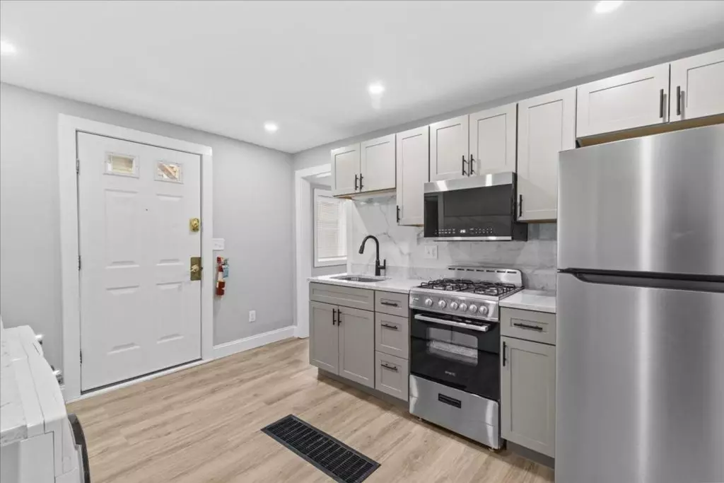AVAILABLE September 1st, 2026 – Newly Renovated 3 BR Apartment Near UVM Campus & Downtown Burlington