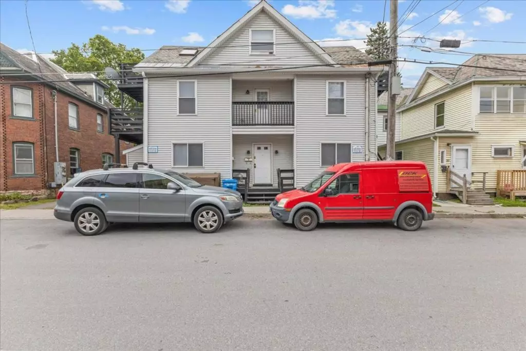 AVAILABLE September 1st, 2026 – Newly Renovated 3 BR Apartment Near UVM Campus & Downtown Burlington