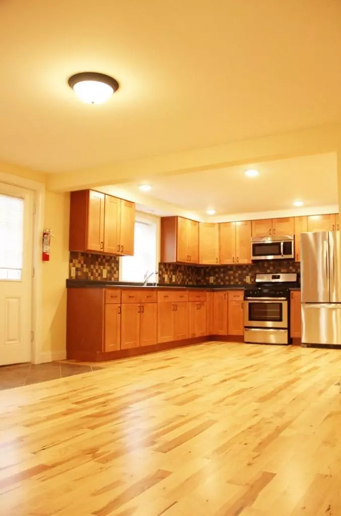 5 Bedroom, 2 Bathroom Apartment in Downtown Burlington, VT | Near UVM & Champlain College | June 2027