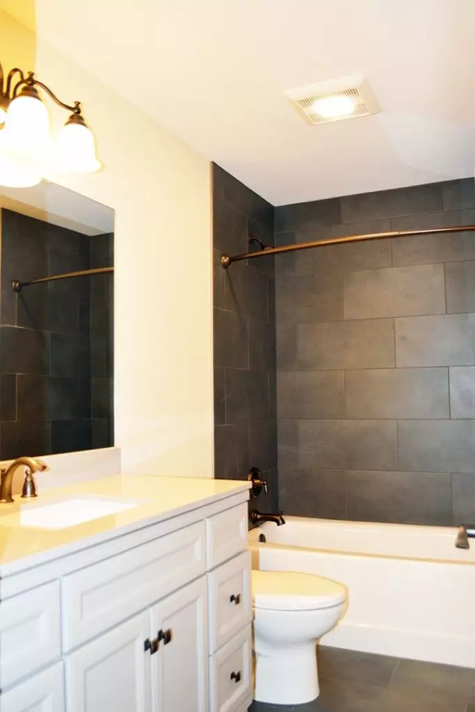 279 North St, Burlington, VT | 4 Bedroom Apartment with Laundry & Parking | June 2027