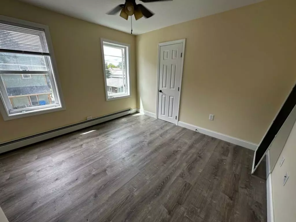 Newly-updated 2 bedroom in Burlington, 10 Rose St #2 – AVAILABLE JUNE 1st, 2026