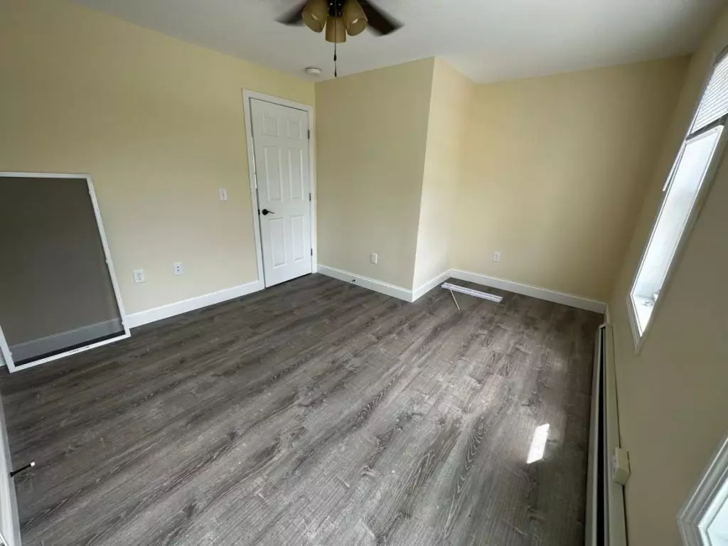 Newly-updated 2 bedroom in Burlington, 10 Rose St #2 – AVAILABLE JUNE 1st, 2026