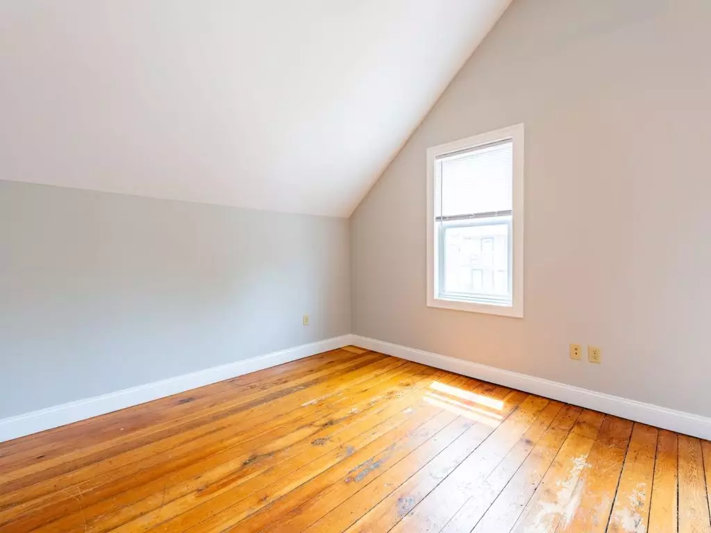 162 North St, Burlington, VT | 4 Bedroom Apartment with Laundry & Parking | Downtown Burlington | June 2027