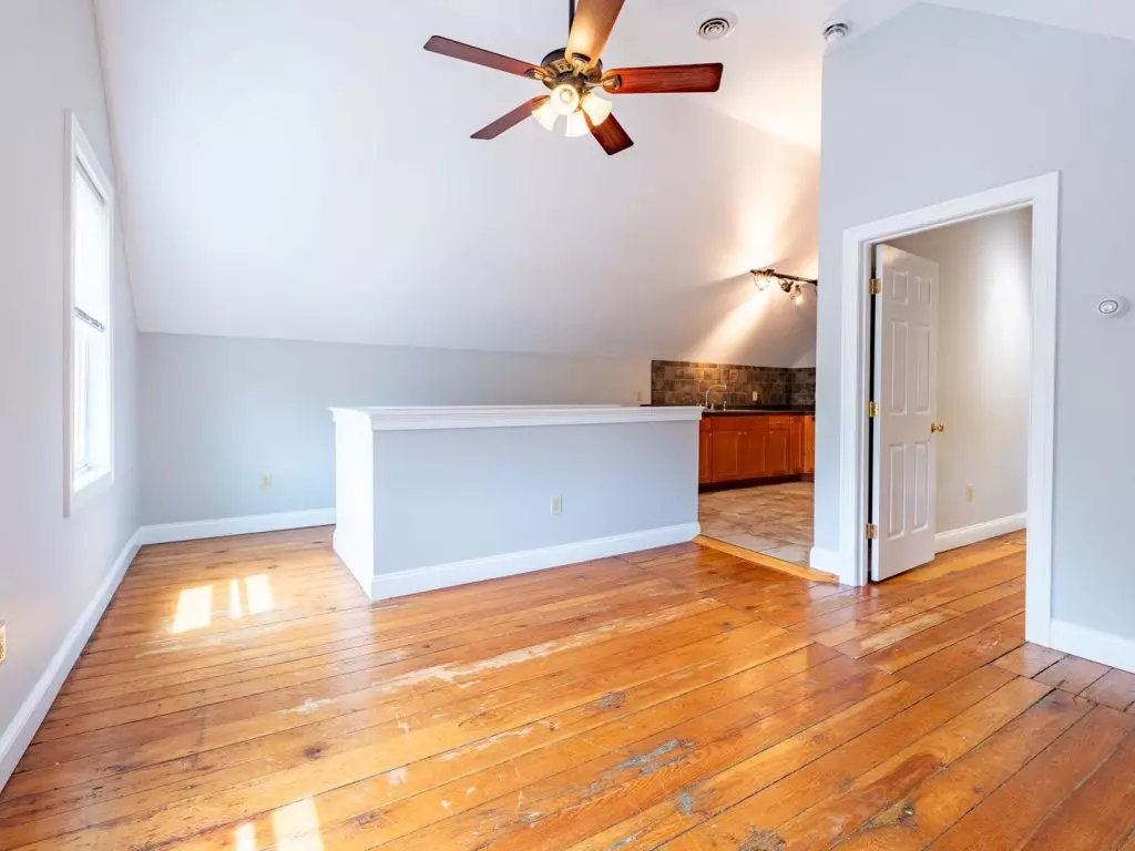 162 North St, Burlington, VT | 4 Bedroom Apartment with Laundry & Parking | Downtown Burlington | June 2027