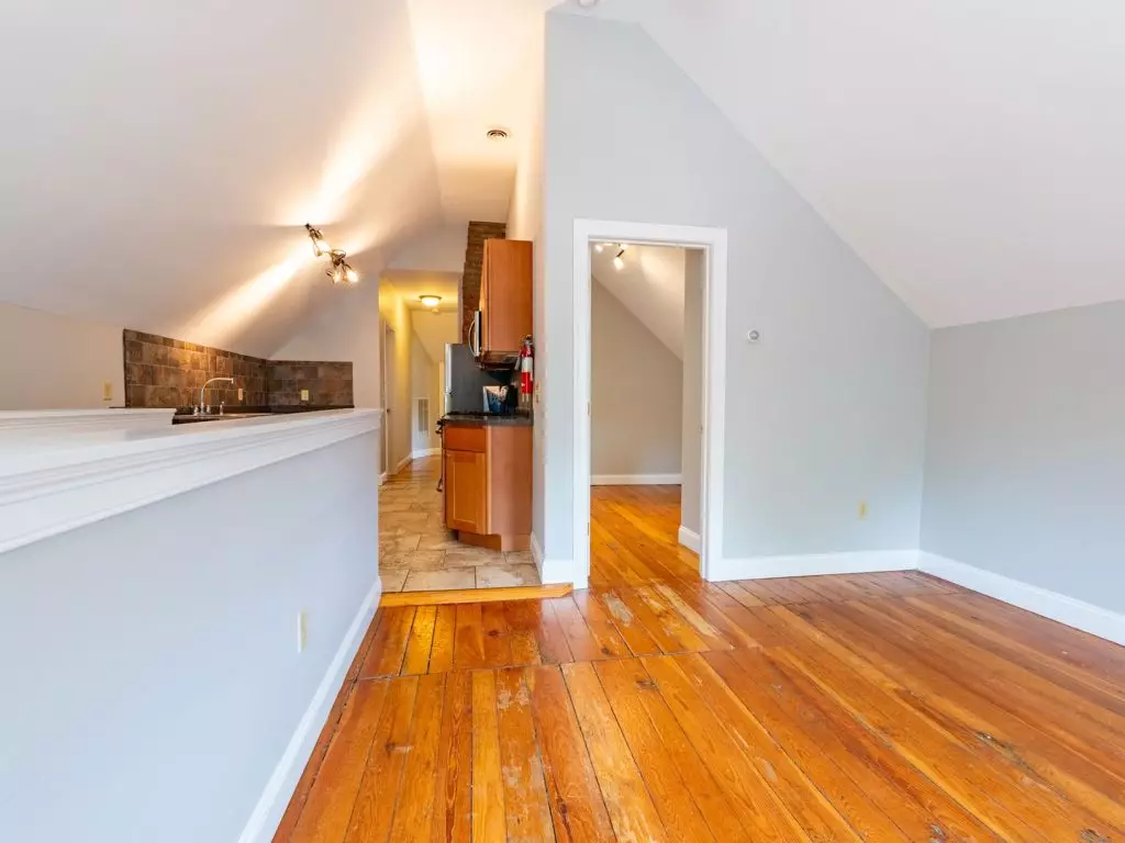 162 North St, Burlington, VT | 4 Bedroom Apartment with Laundry & Parking | Downtown Burlington | June 2027