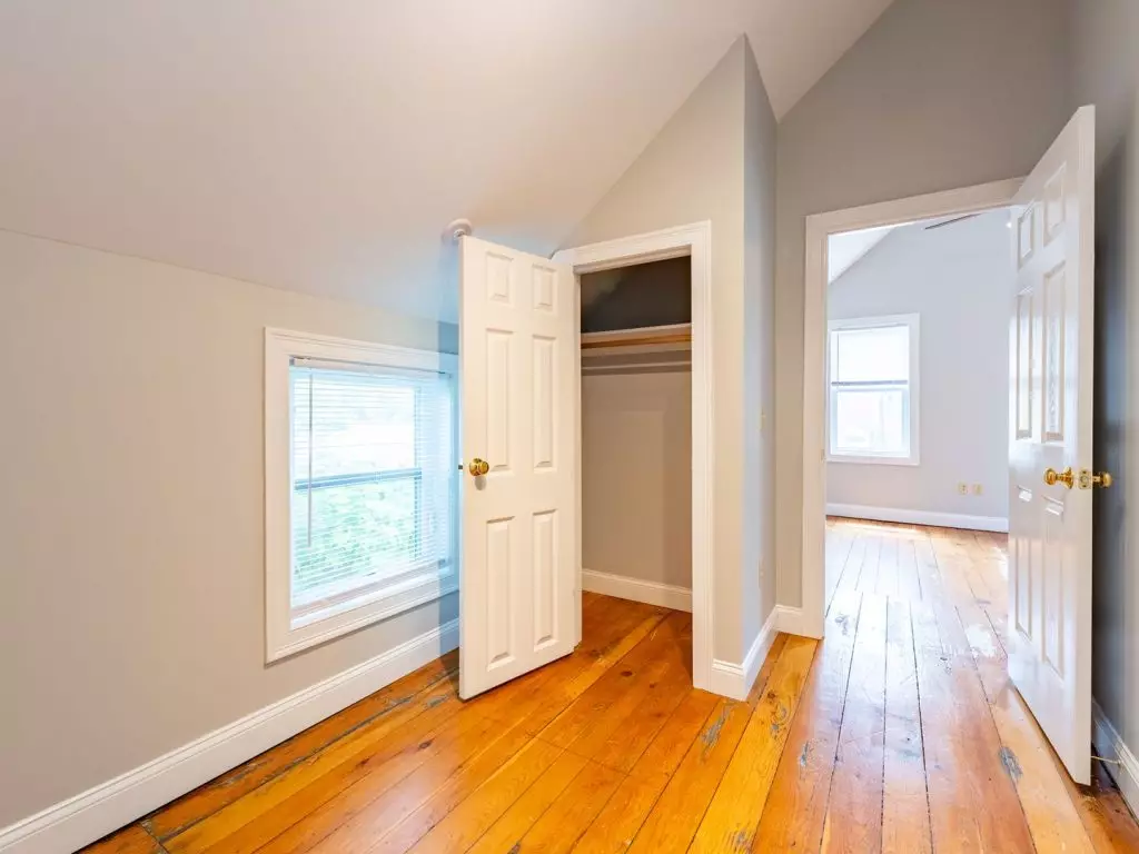 162 North St, Burlington, VT | 4 Bedroom Apartment with Laundry & Parking | Downtown Burlington | June 2027