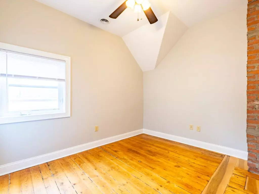 162 North St, Burlington, VT | 4 Bedroom Apartment with Laundry & Parking | Downtown Burlington | June 2027