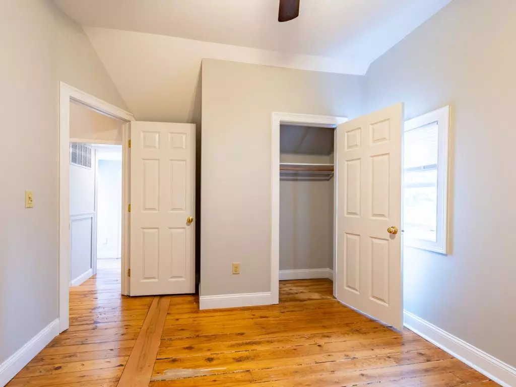 162 North St, Burlington, VT | 4 Bedroom Apartment with Laundry & Parking | Downtown Burlington | June 2027