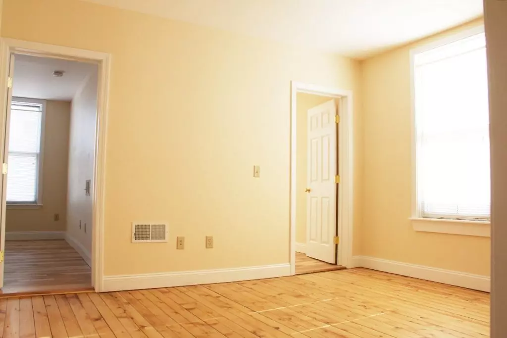 252 North St #3, Burlington, VT | 4 Bedroom Apartment with Laundry & Parking | Old North End