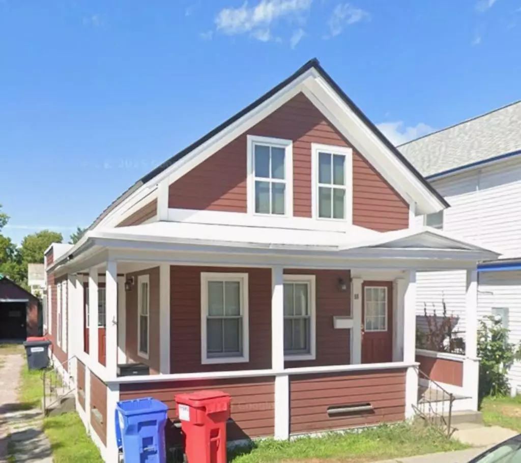 88 North St, Burlington, VT | Newly Renovated 4 Bedroom House with Yard & Parking | June 2027