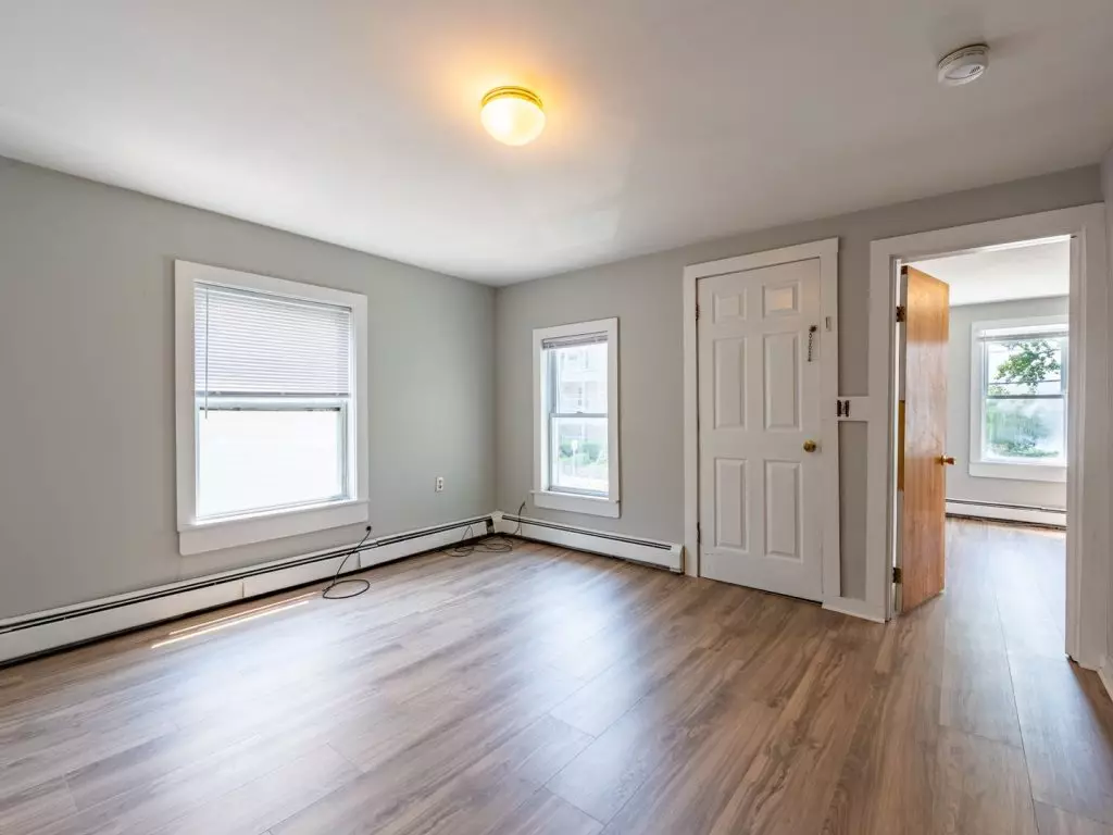 3 Bedroom, with Laundry – AVAILABLE JUNE 1ST, 2027 – Burlington VT