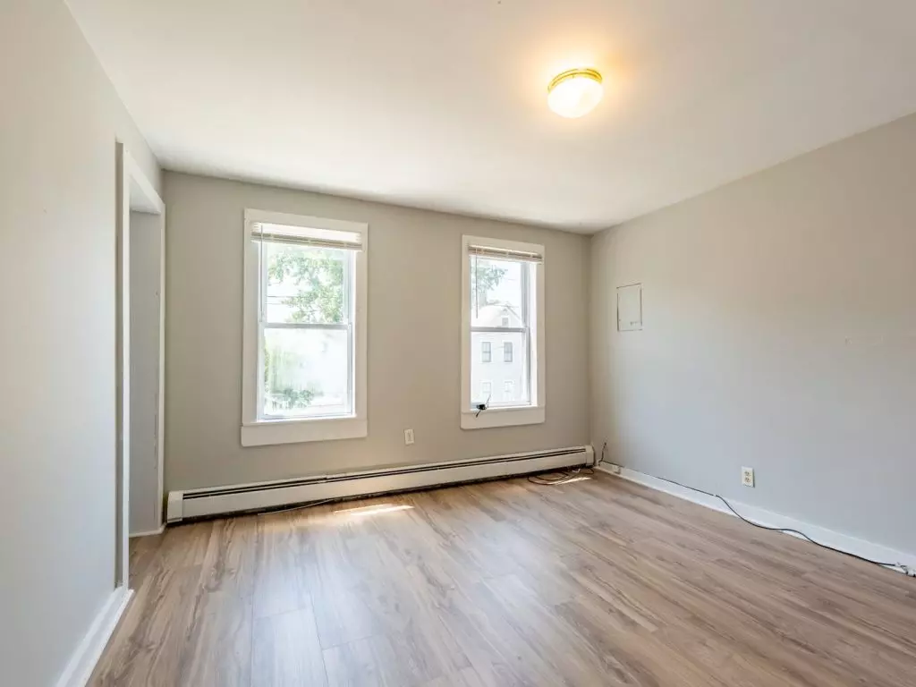 3 Bedroom, with Laundry – AVAILABLE JUNE 1ST, 2027 – Burlington VT