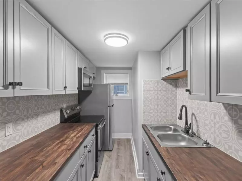 43 Willow ST, Burlington, VT | Newly Updated 3 Bedroom Apartment | June 2027